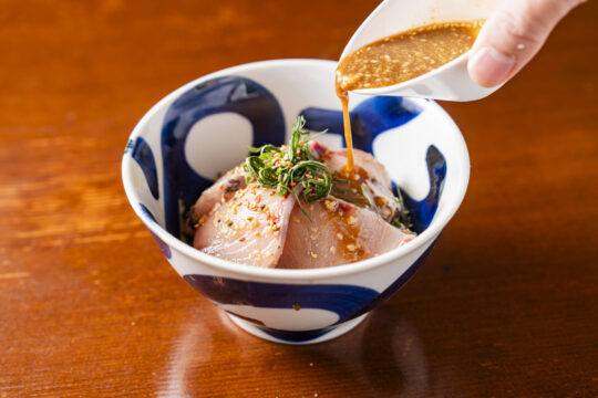 【博多×ブリ・クエフェア】～今宵の締めはブリに決まり！ 丼で味わう大満足の一杯～<br>『おのころ五合』