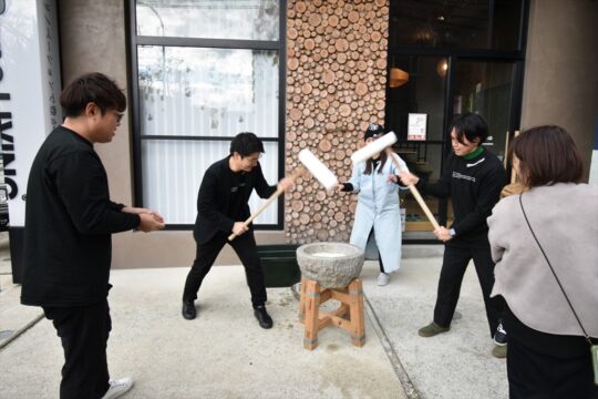 【数量限定】お餅つき大会＆ルーフトップカフェ開催！【12/15(日)】[リノリビング]