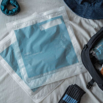 【HIGHTIDE】   丸めるだけで圧縮可能。 〈nähe〉より「ロールアップストレージバッグ」が新発売！