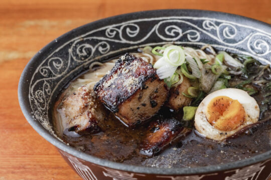 【美味しいKasuya】<br>夫婦二人三脚で味を極めて<br>たどり着いた希望の牛骨スープ<br>【牛骨拉麺 きぼう道場】
