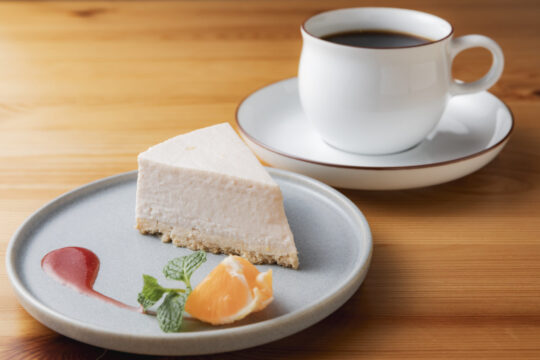 【美味しいKasuya】<br>ヴィーガンパティシエが手がける<br>やさしいスイーツを絶景とともに<br>【cafe letter】
