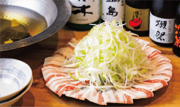 【美味本2025】 肉の旨味をとことん シンプルに味わう | 博多 なべやこの 博多区博多駅前