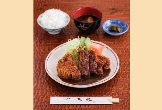 【ちくしレトロ -近場の異次元へ-vo.11とんかつ つきじ大鳳】これぞ王道のとんかつ 肉厚ロースをほうばる幸せ