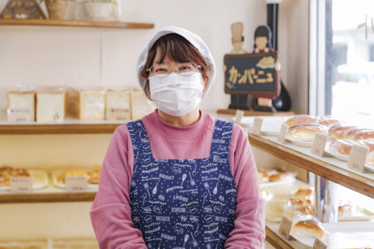 【ちくしレトロ -近場の異次元へ-vo.16カンパーニュ】「子どものころ食べたよね」って 誰かと話したくなるパンがすらり