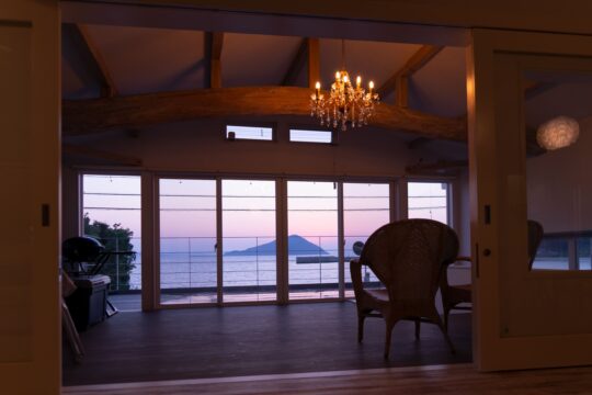 【糸島マイクロツーリズム】　糸島の静寂で紡ぐ、心ほぐれる時間｜海と夕陽 Turquoise Serenity