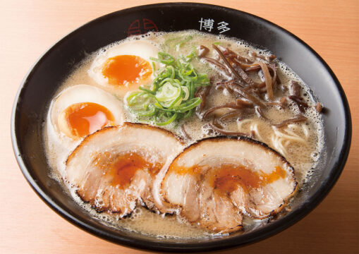福岡麺本連動スタンプラリー ヌードルマニア！【参加店】博多くまちゃんらぁめん 大名本店(はかたくまちゃんらぁめん だいみょうほんてん) 福岡市中央区・豚骨