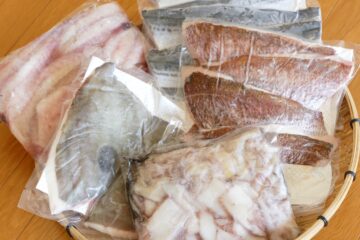 急速冷凍処理済みの魚の画像