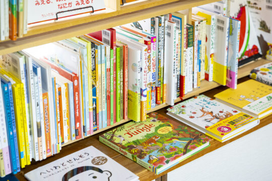 【九州三菱自動車】（Car Life vol. 204）人と町がつながる、小さな本屋さん