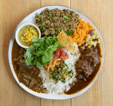 【最強のあいがけカレーを探せ！】店主の自由な発想が生み出すワクワク感満裁の個性派カレー｜タマガワカリードットコム