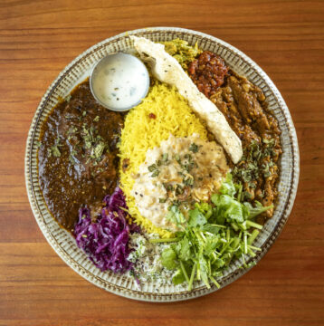 【最強のあいがけカレーを探せ！】食べやすさとスパイス感の完璧なバランス！｜和平カレー