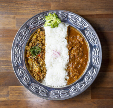 【最強のあいがけカレーを探せ！】食べると元気に！スパイスカレーの入門編｜みわCurry