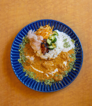 【この夏食べたい10皿】一口ごとに、味が世界を駆け巡る　変幻自在なオリジナルカレー｜旅するカレー