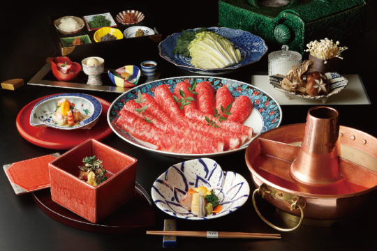 【福岡肉本2025】老舗『なだ万』が提案する しゃぶしゃぶ、すき焼きの新境地『しゃぶしゃぶ・すき焼き専門 灘屋』｜