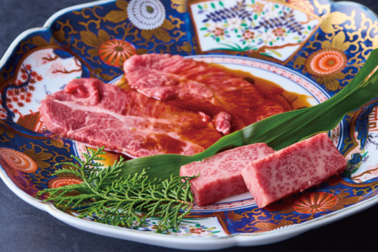 【福岡肉本2025】日々の研究に裏打ちされた 肉の持ち味を生かす技『神戸焼肉 大山』｜中央区西中洲