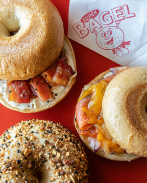 【FUKUOKA、真ん中旅。】仲良し夫妻の手作りベーグル。 今日はどうやって味わう？ 「SUPER BAGEL」