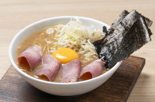 【福岡ニューオープン】お年寄りから子どもまで楽しめるやさしい味 〝飲み干せる豚骨〞で魅せる一杯が多の津に誕生 | 多の津