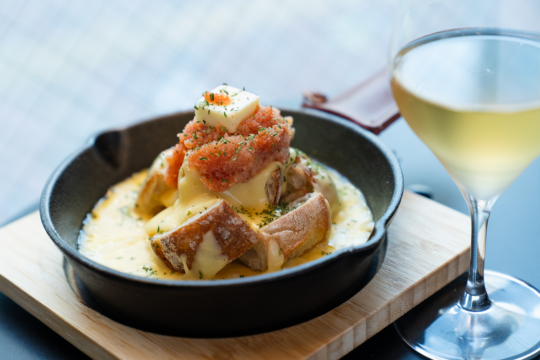 【飲めるパン屋】福岡の名店『フルフル』が提案する新スタイル〝パンとワイン〞を楽しむ至極の時間