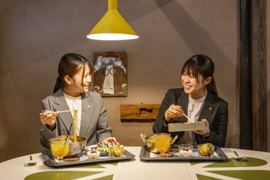 【九州三菱自動車】（Car Life vol. 222）まるで韓国、八女にあるほっこり隠れ家カフェ