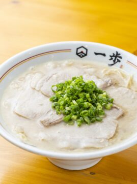 新風席巻!! 次世代ラーメン　～博多豚骨 一歩～