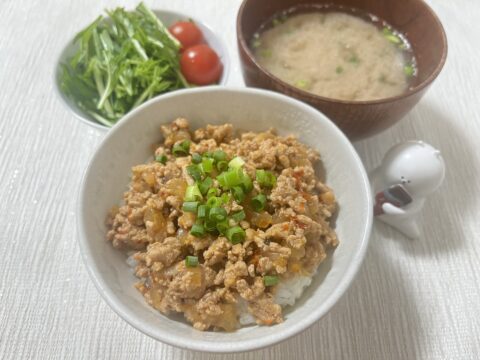 【大分県 安心院応援プロジェクト】むにゃむ安心院レシピ『柚子ピリ辛肉みそ丼』