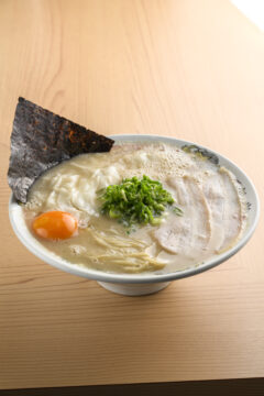 新風席巻!! 次世代ラーメン　～博多豚骨ラーメン ぶっとび～