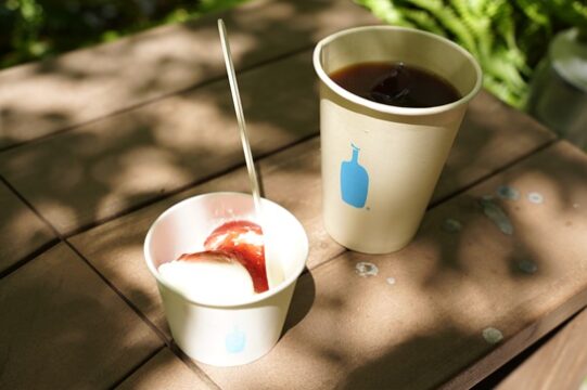今夏、博多駅前にブルーボトルコーヒー誕生！ キャナルシティには限定トラックが登場中