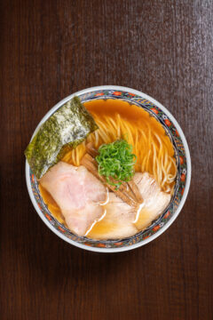 新風席巻!! 次世代ラーメン　～中華そば かなで ～豚と節～