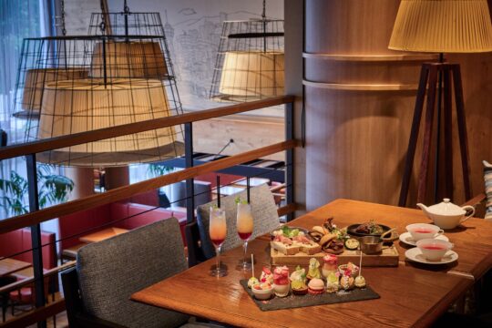 【GRANADA SUITE on À TABLE】桃×シャインマスカットのアフタヌーンティーを期間限定で提供開始　