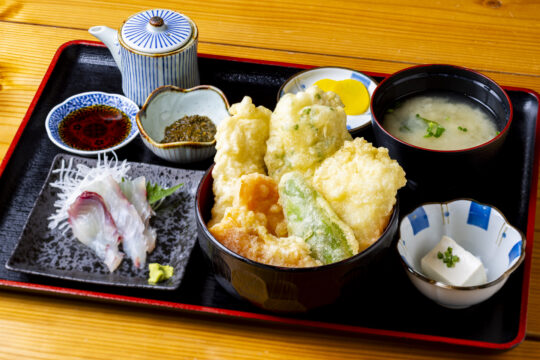【豊前海の鱧フェア】～サクッとふわっと食感も楽しい 天丼で味わうハモの美味しさ～『漁師食堂 うのしま豊築丸』
