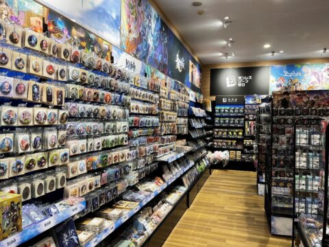 【ニューオープン】「コミLab.」が未来屋書店福岡伊都店に登場！ 『原神』など人気ゲームの公式グッズが約1,200種類も！