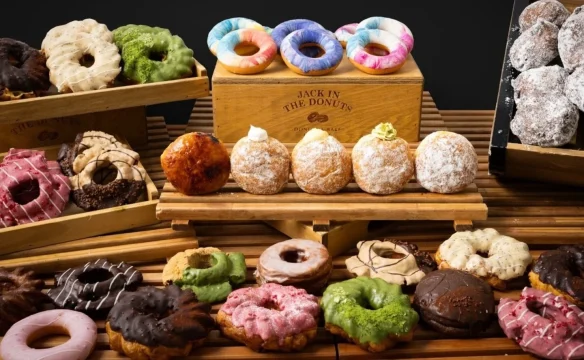 【ニューオープン】福岡・天神に世界各国のドーナツが楽しめる「JACK IN THE DONUTS」が登場。“1個無料券”がゲットできるキャンペーンも実施！